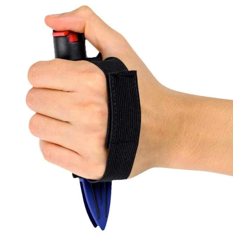 fingers free double defender spike-n-strike pepper spray and edge